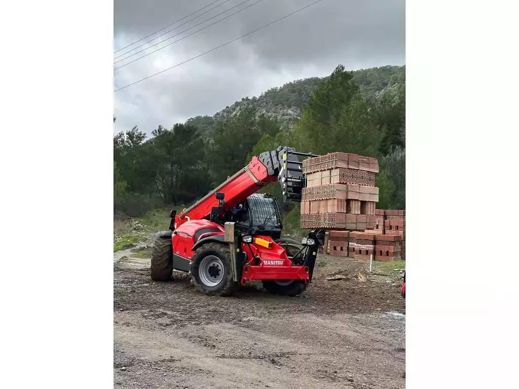 Akar Vinc - Manitou Hizmeti